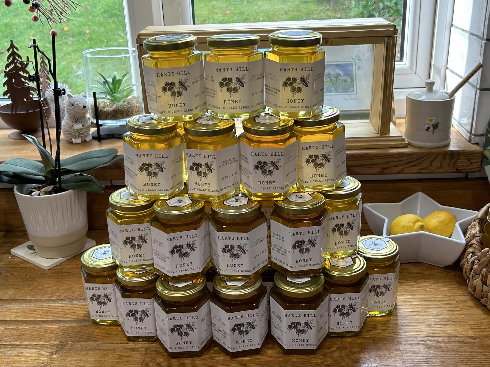 Honey extraction tower